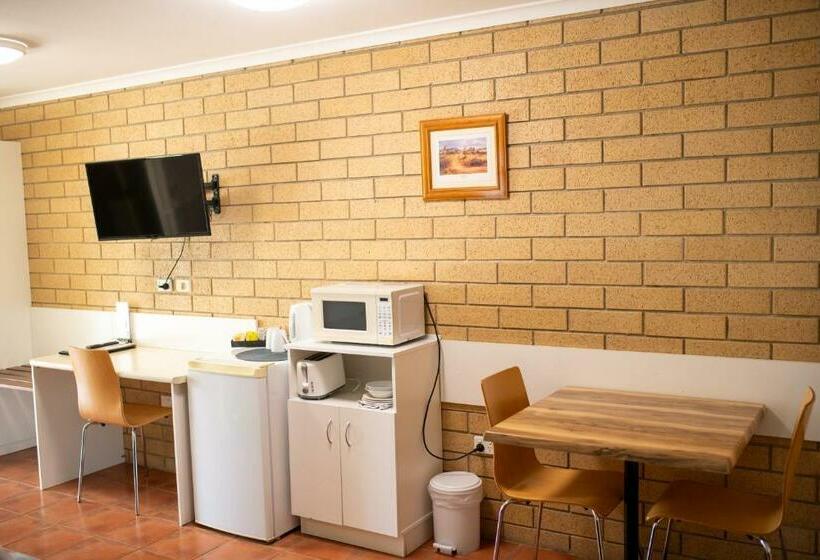 Трехместный Номер Deluxe, Mundubbera Motel