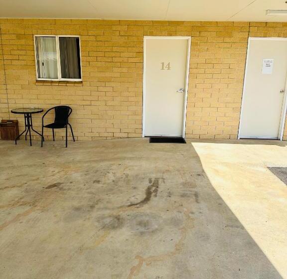 디럭스 룸, Mundubbera Motel