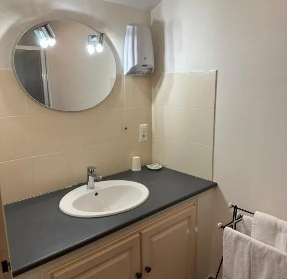 スタンダードシングルルーム, Chambres D Hôtes Du Puy D Anché