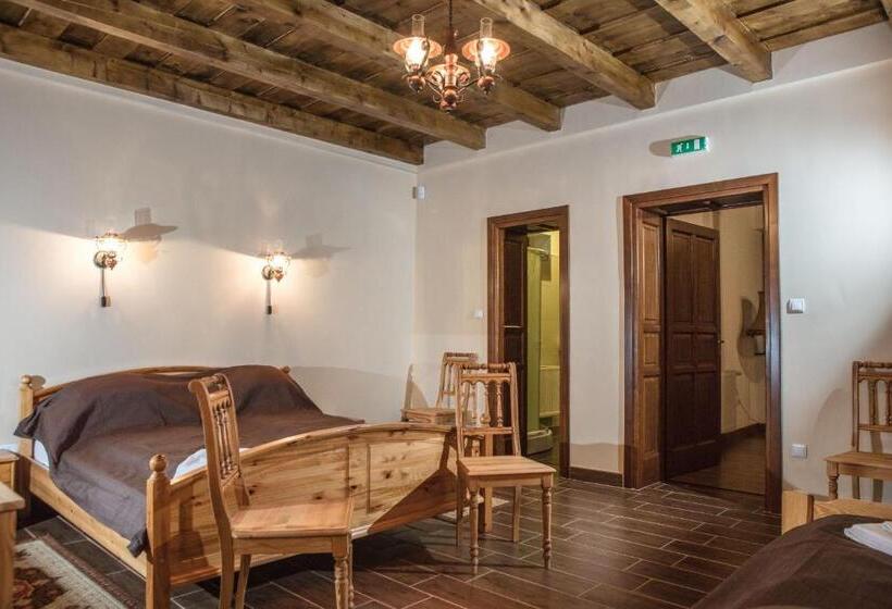 标准三人间, Csaronda Vendegház