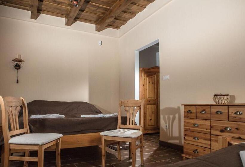 标准三人间, Csaronda Vendegház