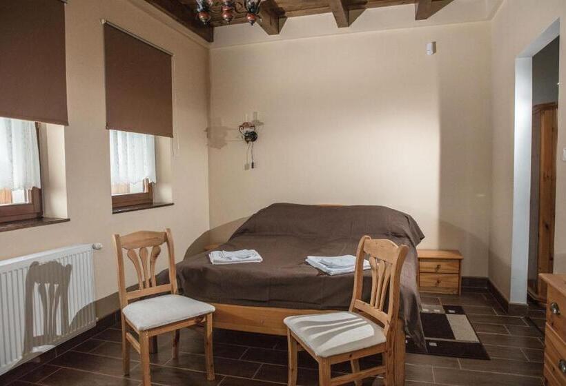 标准三人间, Csaronda Vendegház