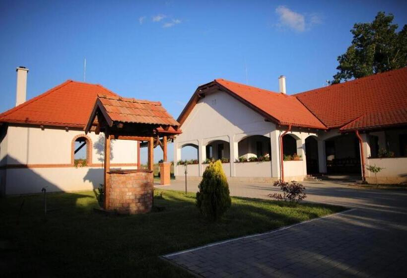 带3个卧室的公寓, Csaronda Vendegház