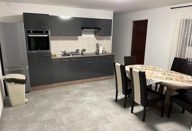 Апартаменты 2 Спальни, Csaronda Vendegház