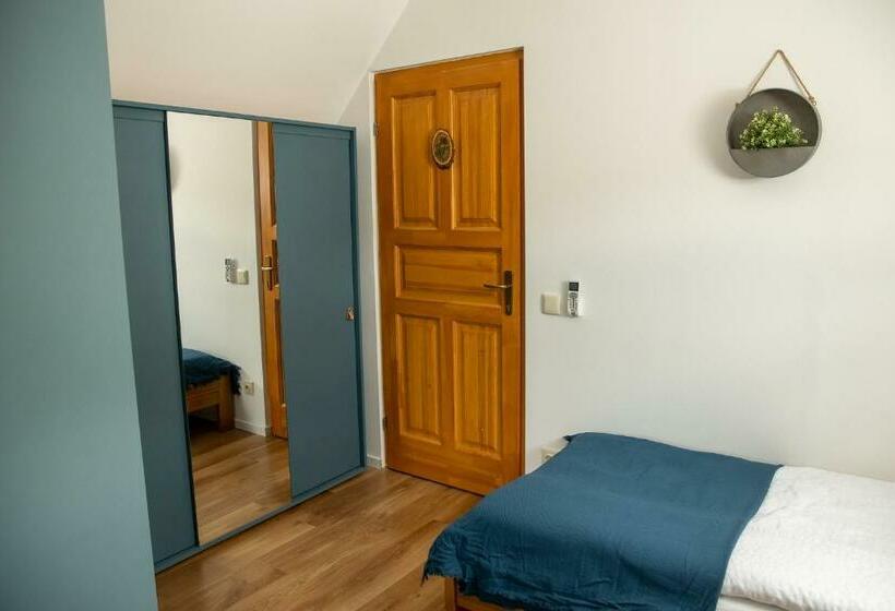 غرفة قياسية, Mézes Vendégház és Apiterápiás Központ