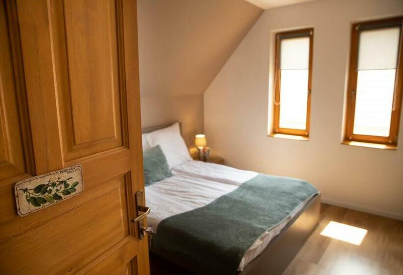 غرفة قياسية, Mézes Vendégház és Apiterápiás Központ