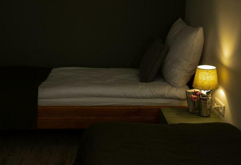 غرفة قياسية, Mézes Vendégház és Apiterápiás Központ