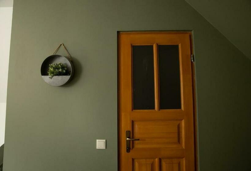 غرفة قياسية, Mézes Vendégház és Apiterápiás Központ