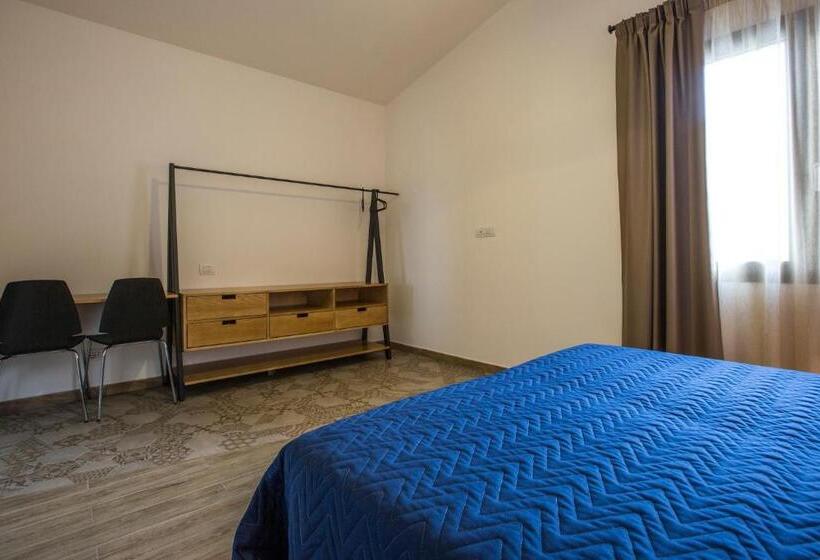 חדר משפחתי, Quinto Tronco