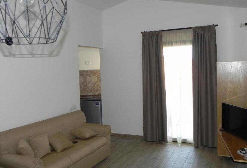 חדר משפחתי, Quinto Tronco