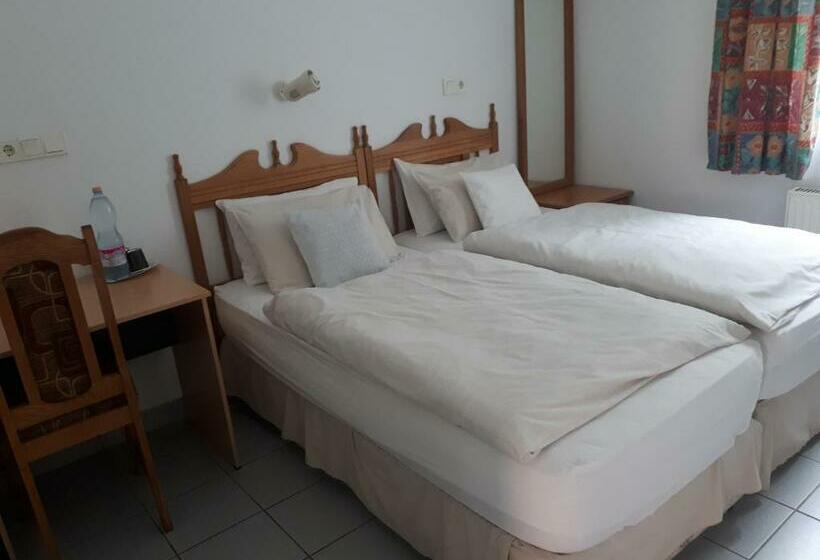 Номер Стандарт, Vadaspuszta Vendeghaz