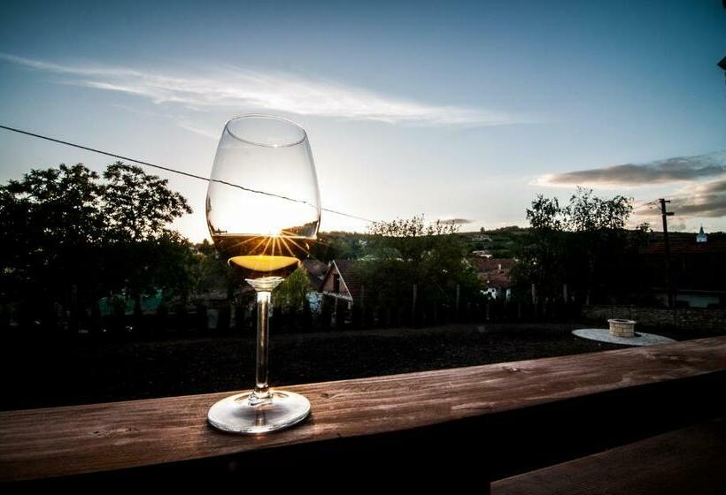 חדר סטנדרט לארבעה, Zsirai Guest House