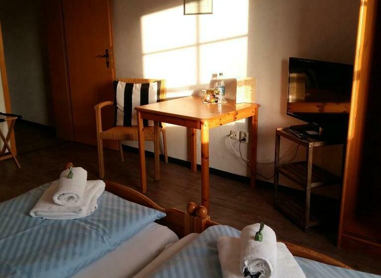 スタンダードルーム, Pension Redefin