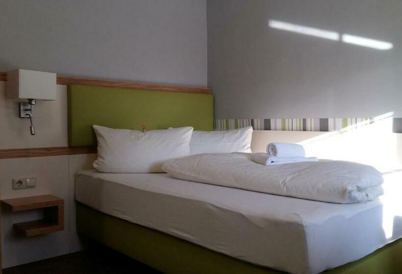 スタンダードシングルルーム, Pension Redefin