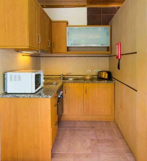 スタンダードスタジオ, Choromar Apartments