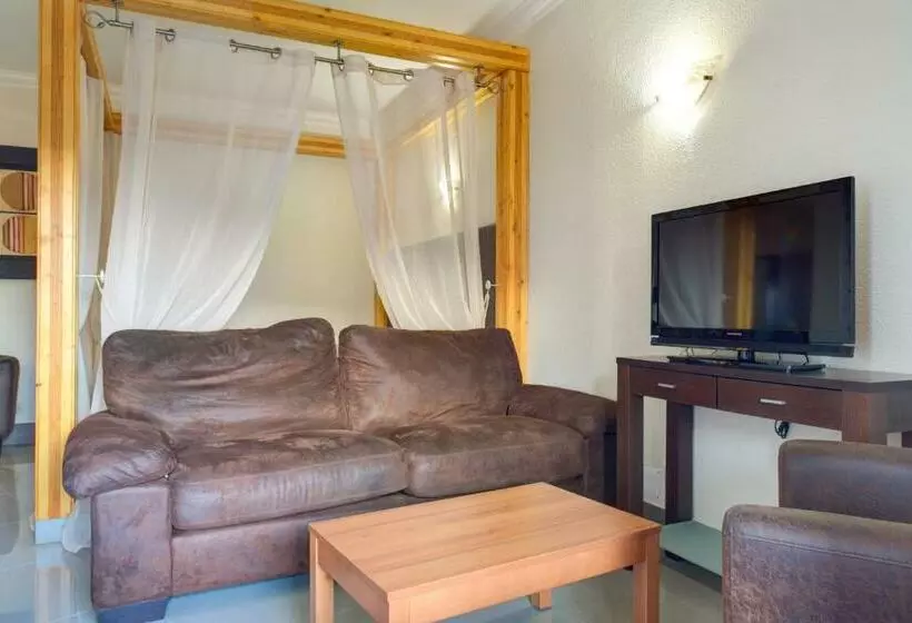 3ベッドルームアパートメント, Choromar Apartments