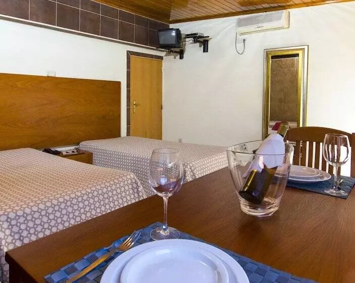 スタンダードスタジオ, Choromar Apartments