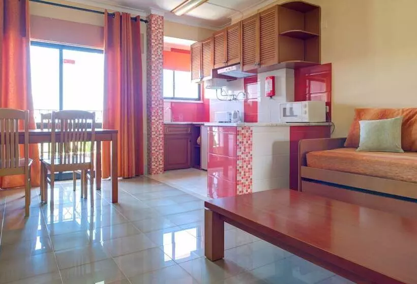 プールの見える1ベッドルームアパートメント, Choromar Apartments