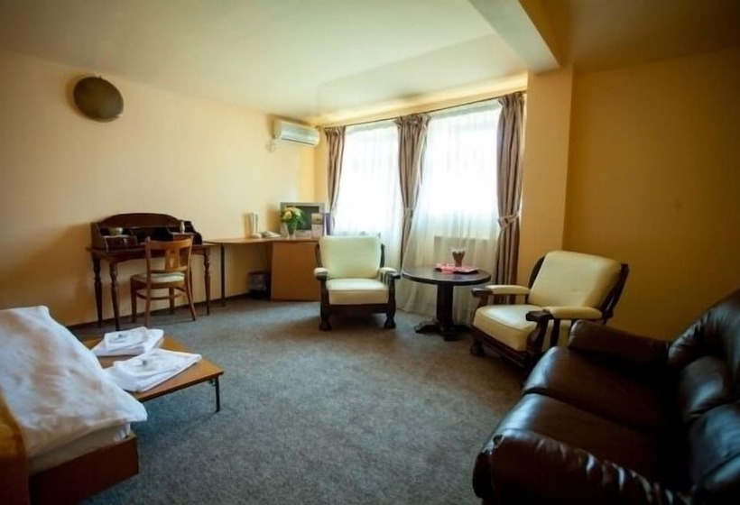 Номер Deluxe, Deja Vu Pension