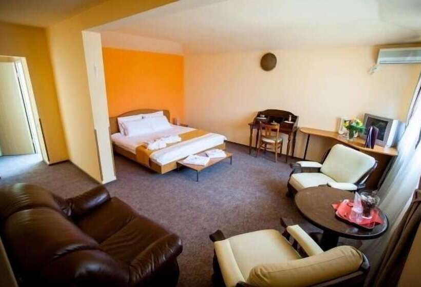 Номер Deluxe, Deja Vu Pension