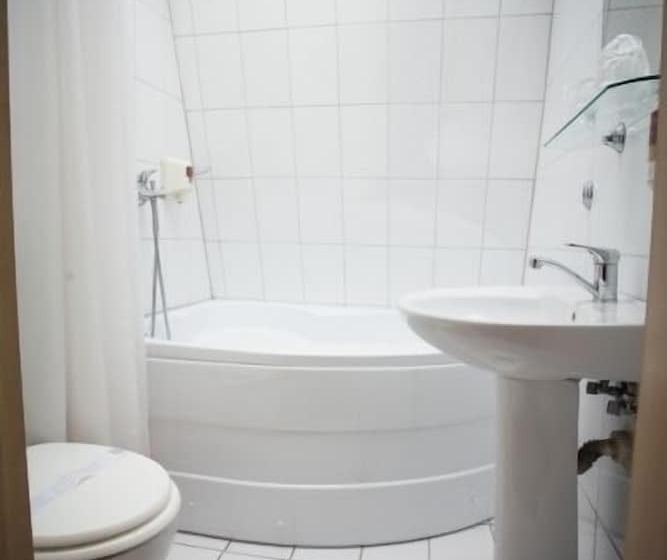 Семейный Номер, Deja Vu Pension