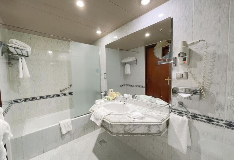 اتاق استاندارد با چشم‌انداز باغ, Grand Oasis Resort