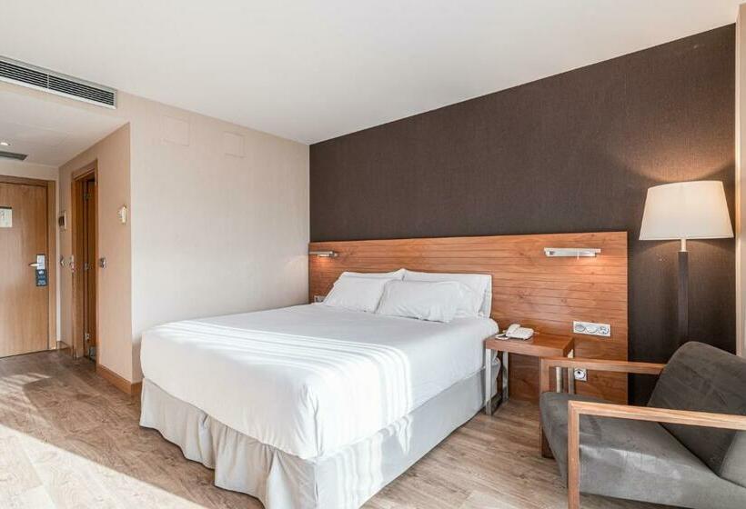 Quarto Triplo Standart, Antik San Sebastián