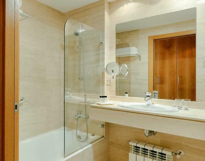 Quarto Triplo Standart, Antik San Sebastián