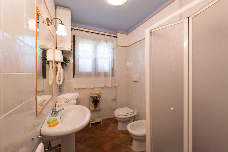 דירת חדר, Casa Lari