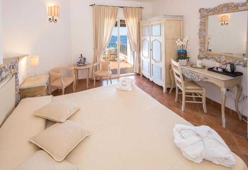 디럭스 룸, Colonna Grand Hotel Capo Testa, A Colonna Luxury Beach Hotel, Santa Teresa Sardegna