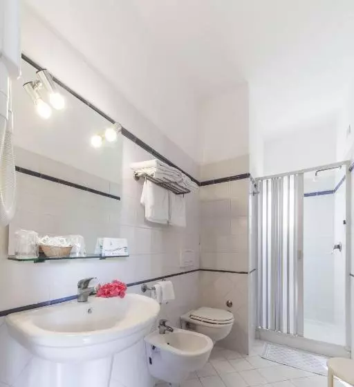 اتاق استاندارد با چشمانداز باغ, Conti