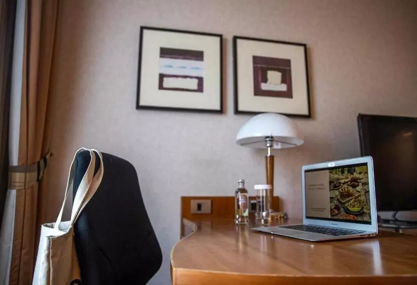 スタンダードルーム, Crowne Plaza Brussels Airport, An Ihg