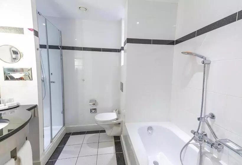 公園の見えるダブルベッドスタンダードルーム, Crowne Plaza Brussels Airport, An Ihg