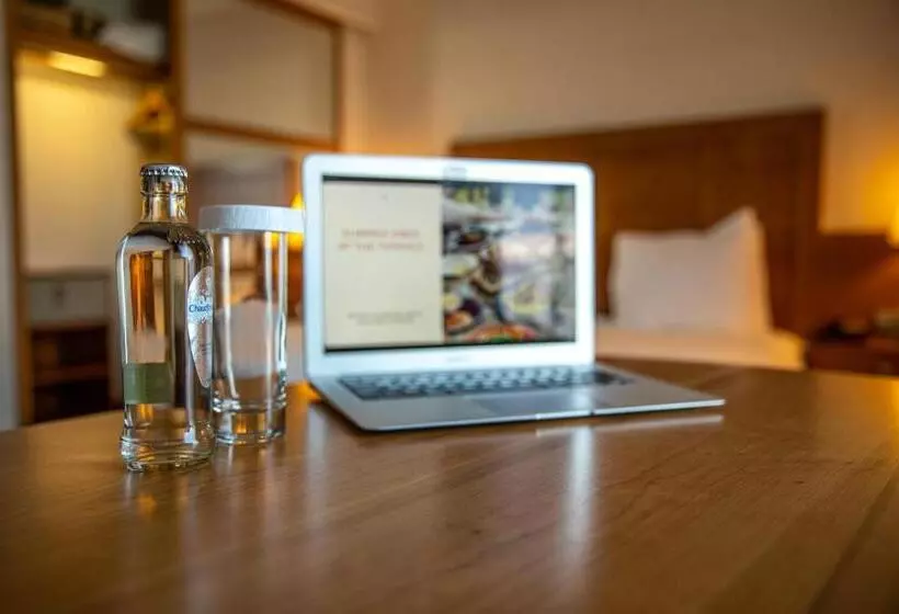 公園の見えるダブルベッドスタンダードルーム, Crowne Plaza Brussels Airport, An Ihg
