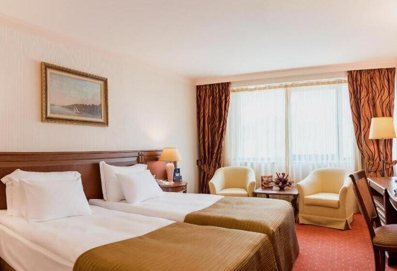 行政房间, Crystal Palace Boutique