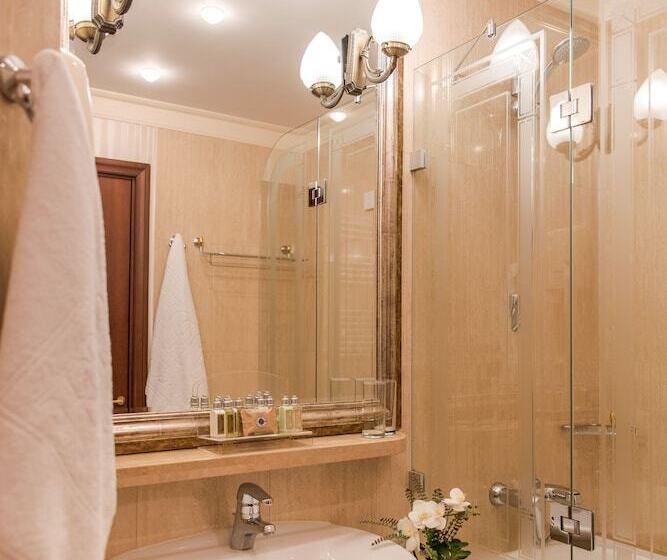 行政房间, Crystal Palace Boutique