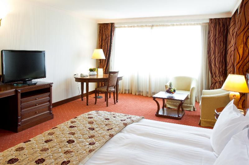 行政房间, Crystal Palace Boutique