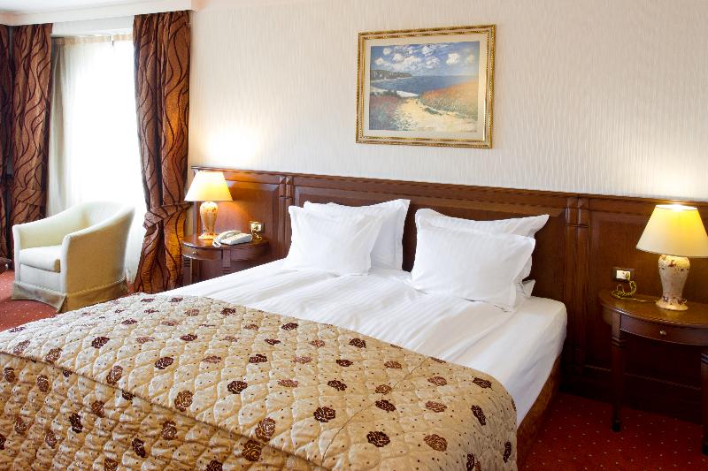 行政房间, Crystal Palace Boutique