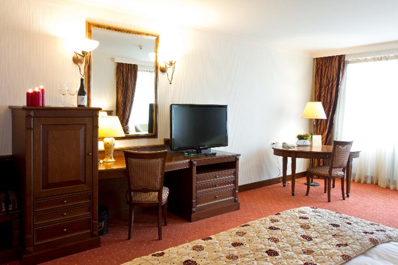 行政房间, Crystal Palace Boutique