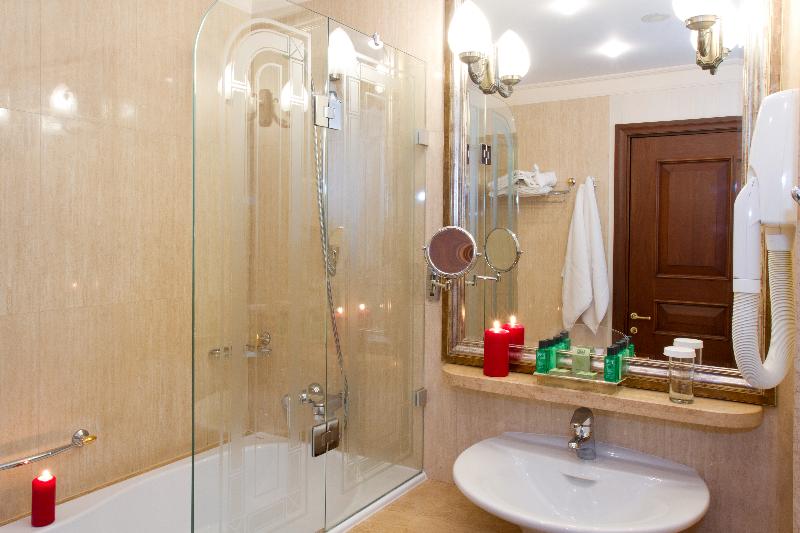 行政房间, Crystal Palace Boutique