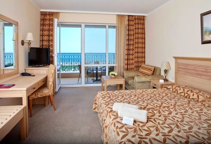 اتاق استاندارد با چشمانداز دریا, Dit Majestic Beach Resort