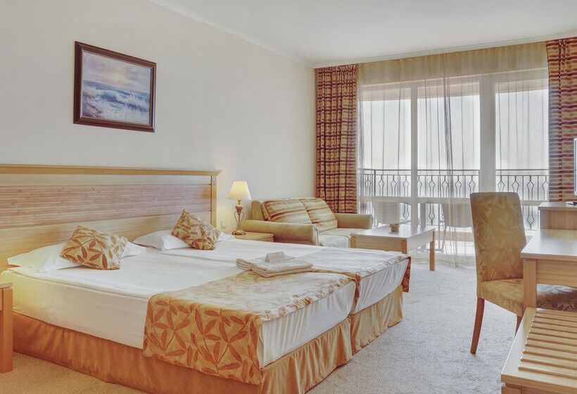 اتاق استاندارد با چشم‌انداز دریا, Dit Majestic Beach Resort