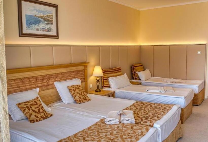 اتاق خانوادگی, Dit Majestic Beach Resort