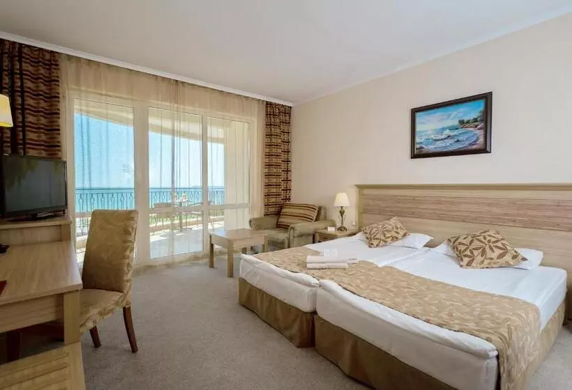 اتاق استاندارد با چشمانداز دریا, Dit Majestic Beach Resort
