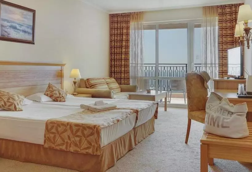 اتاق استاندارد با چشمانداز دریا, Dit Majestic Beach Resort