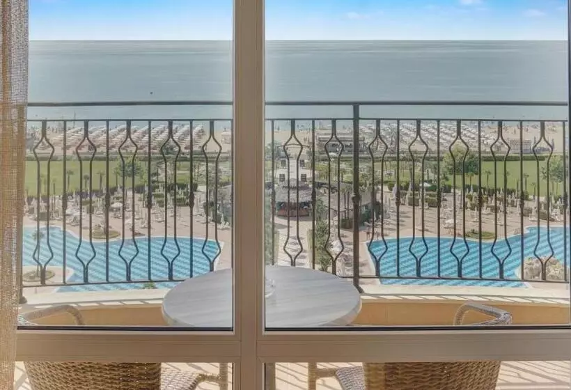 اتاق استاندارد با چشمانداز دریا, Dit Majestic Beach Resort