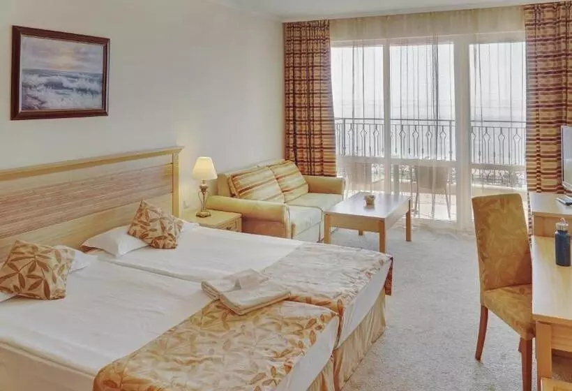 اتاق استاندارد با چشمانداز دریا, Dit Majestic Beach Resort