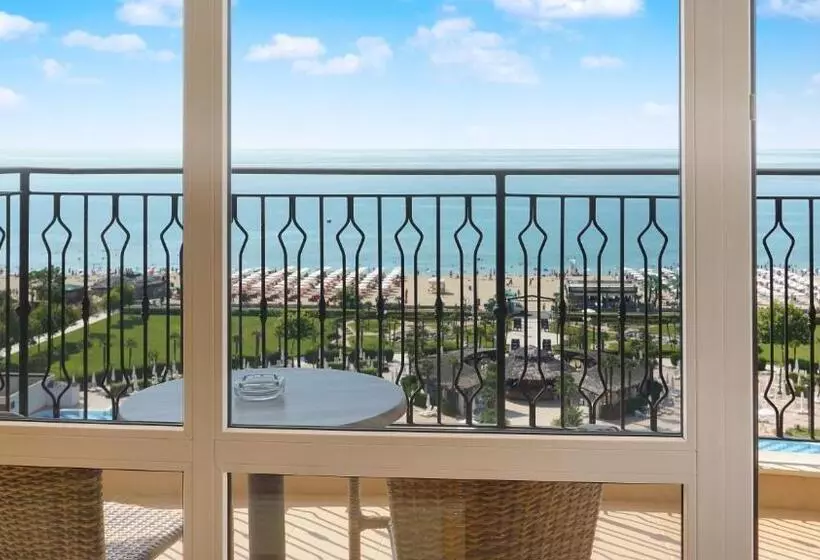 اتاق استاندارد با چشمانداز دریا, Dit Majestic Beach Resort