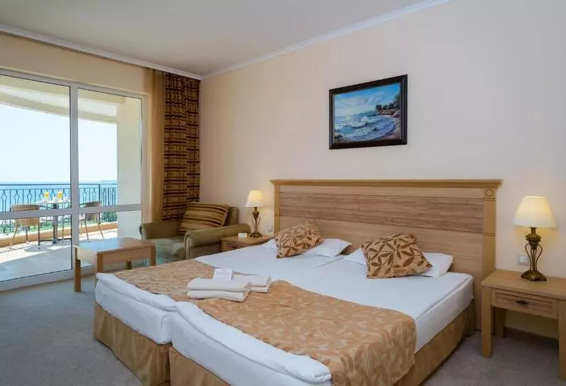 اتاق استاندارد با چشمانداز دریا, Dit Majestic Beach Resort