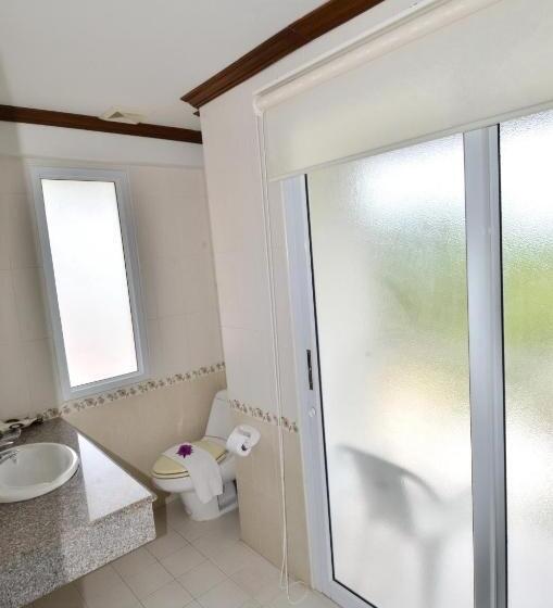 غرفة قياسية, First Bungalow Beach Resort